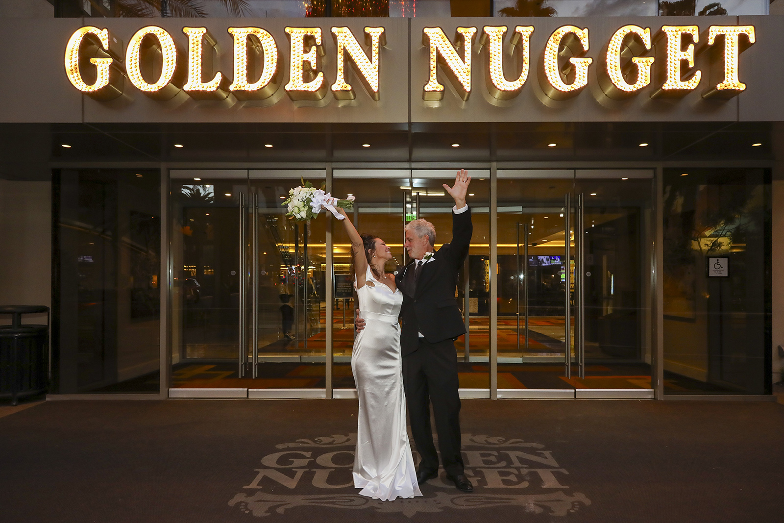 Wedding Couple at Andrew and Suzanne at Golden Nugget